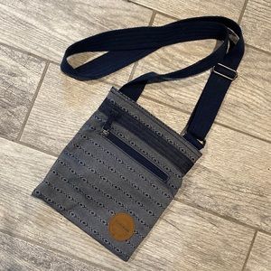 Dakine crossbody bag